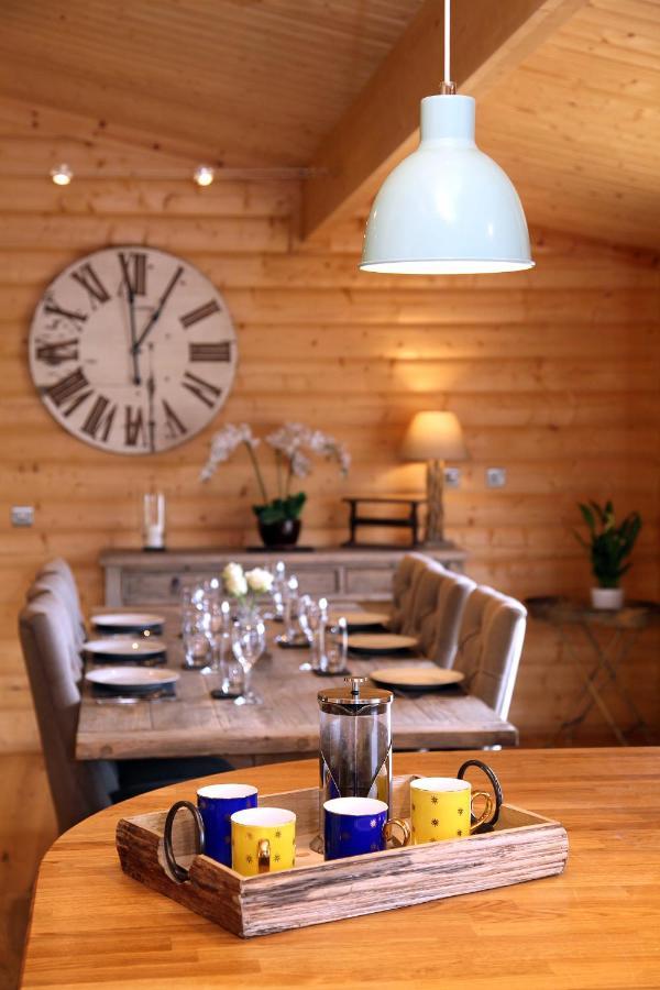 Cambridgeshire Lakes - Luxury Lodges In A Stunning Lake Location Gamlingay Екстериор снимка