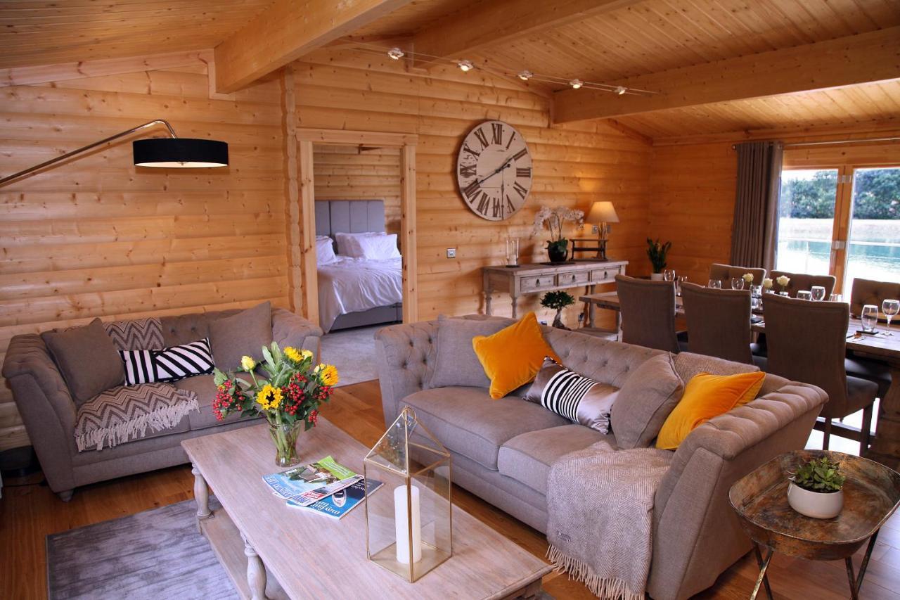 Cambridgeshire Lakes - Luxury Lodges In A Stunning Lake Location Gamlingay Екстериор снимка