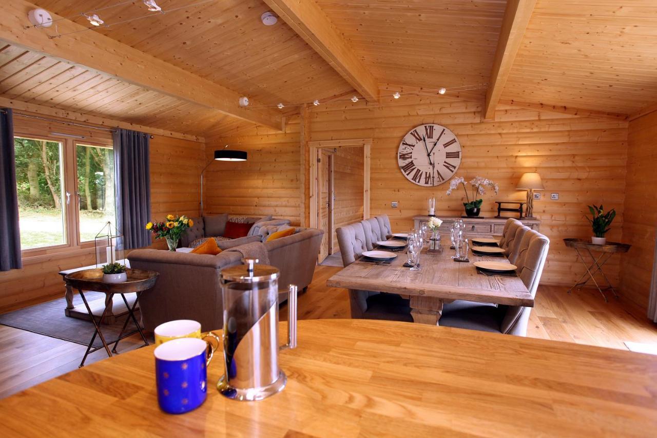 Cambridgeshire Lakes - Luxury Lodges In A Stunning Lake Location Gamlingay Екстериор снимка