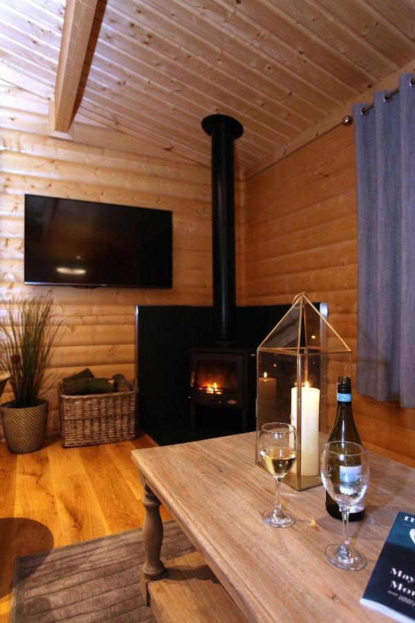 Cambridgeshire Lakes - Luxury Lodges In A Stunning Lake Location Gamlingay Екстериор снимка